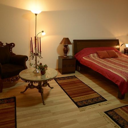 Hostel Tuba Pristina Extérieur photo