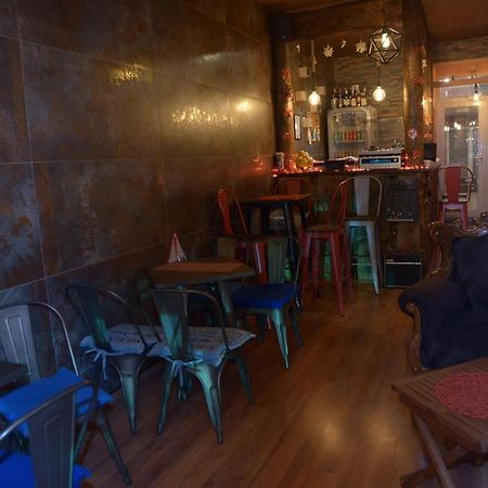 Hostel Tuba Pristina Extérieur photo