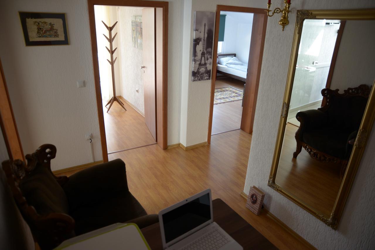 Hostel Tuba Pristina Extérieur photo