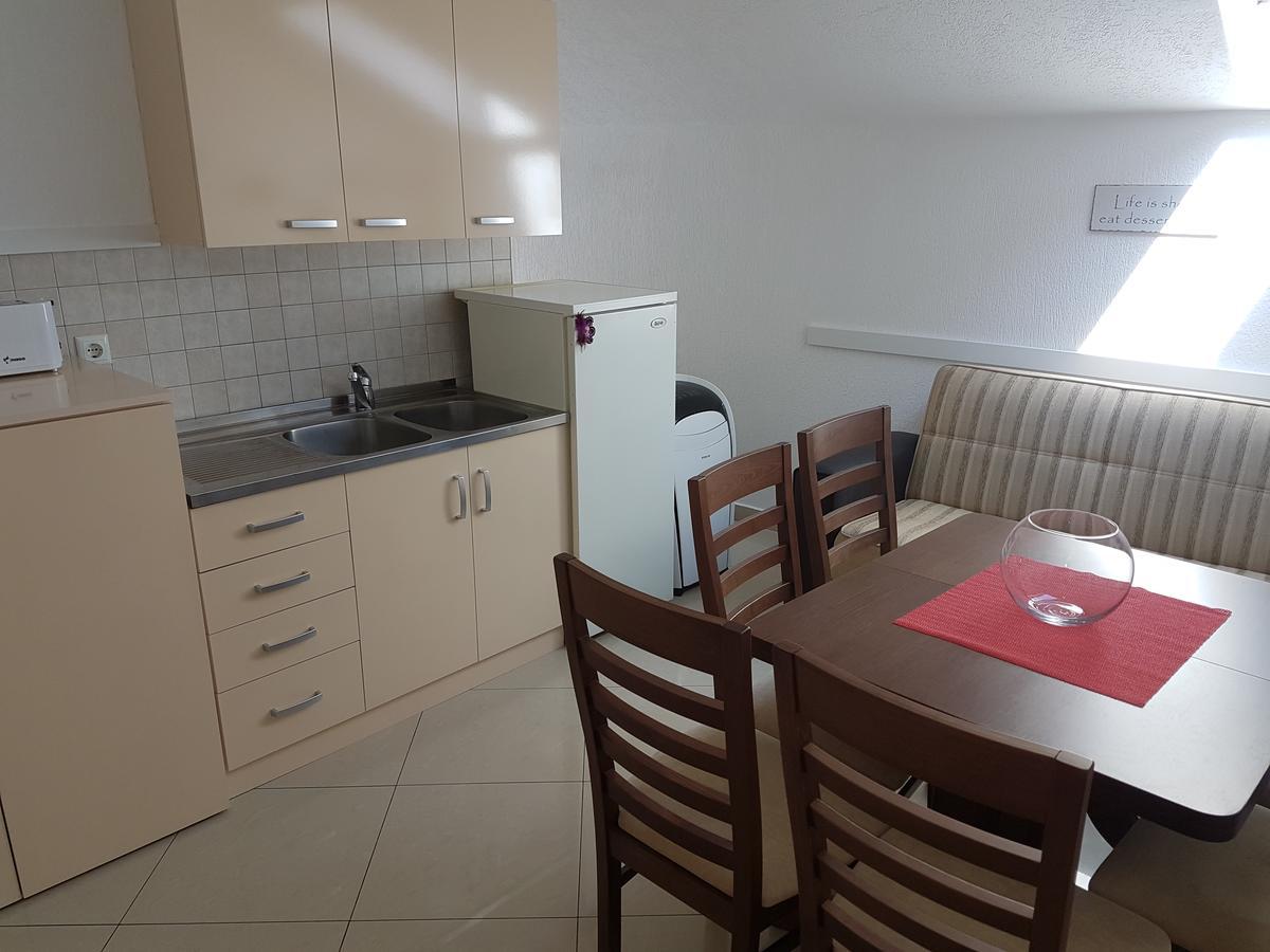 Hostel Tuba Pristina Extérieur photo