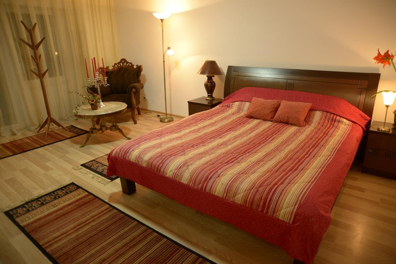 Hostel Tuba Pristina Extérieur photo