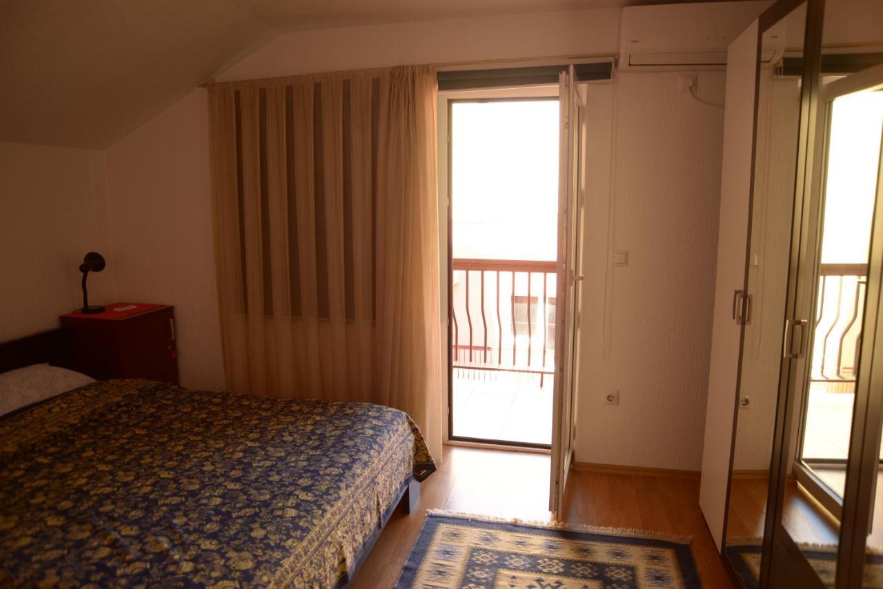 Hostel Tuba Pristina Extérieur photo