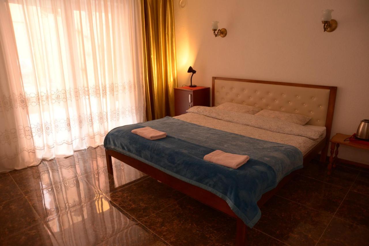Hostel Tuba Pristina Extérieur photo