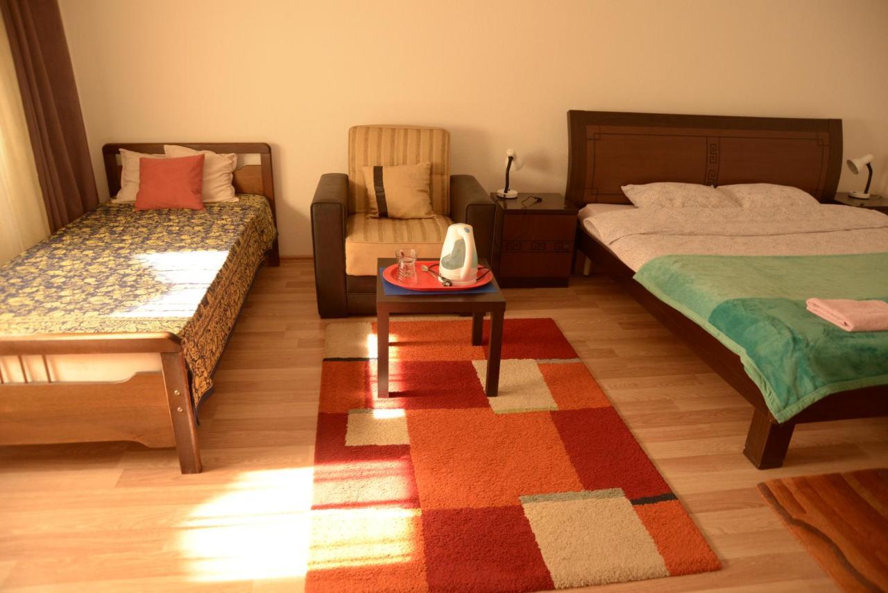 Hostel Tuba Pristina Extérieur photo