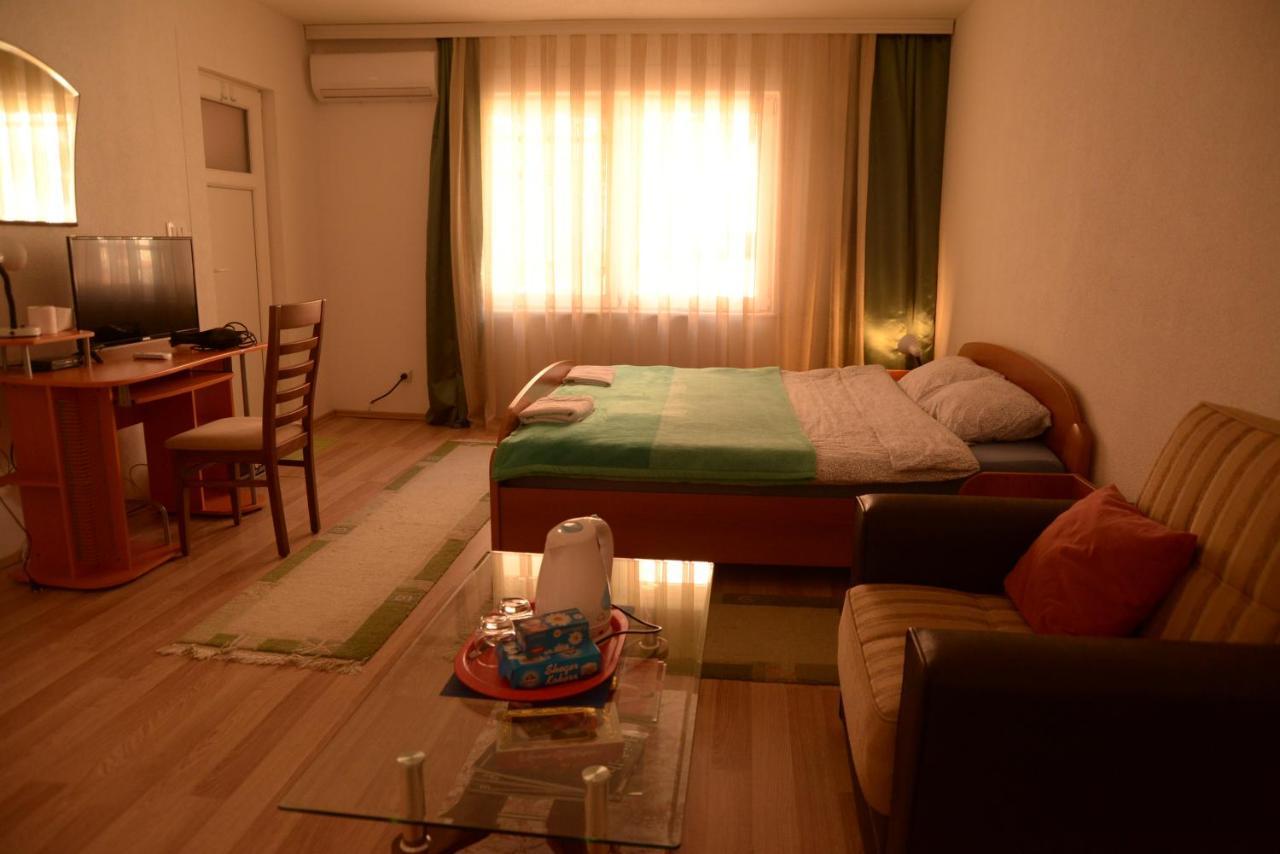 Hostel Tuba Pristina Extérieur photo