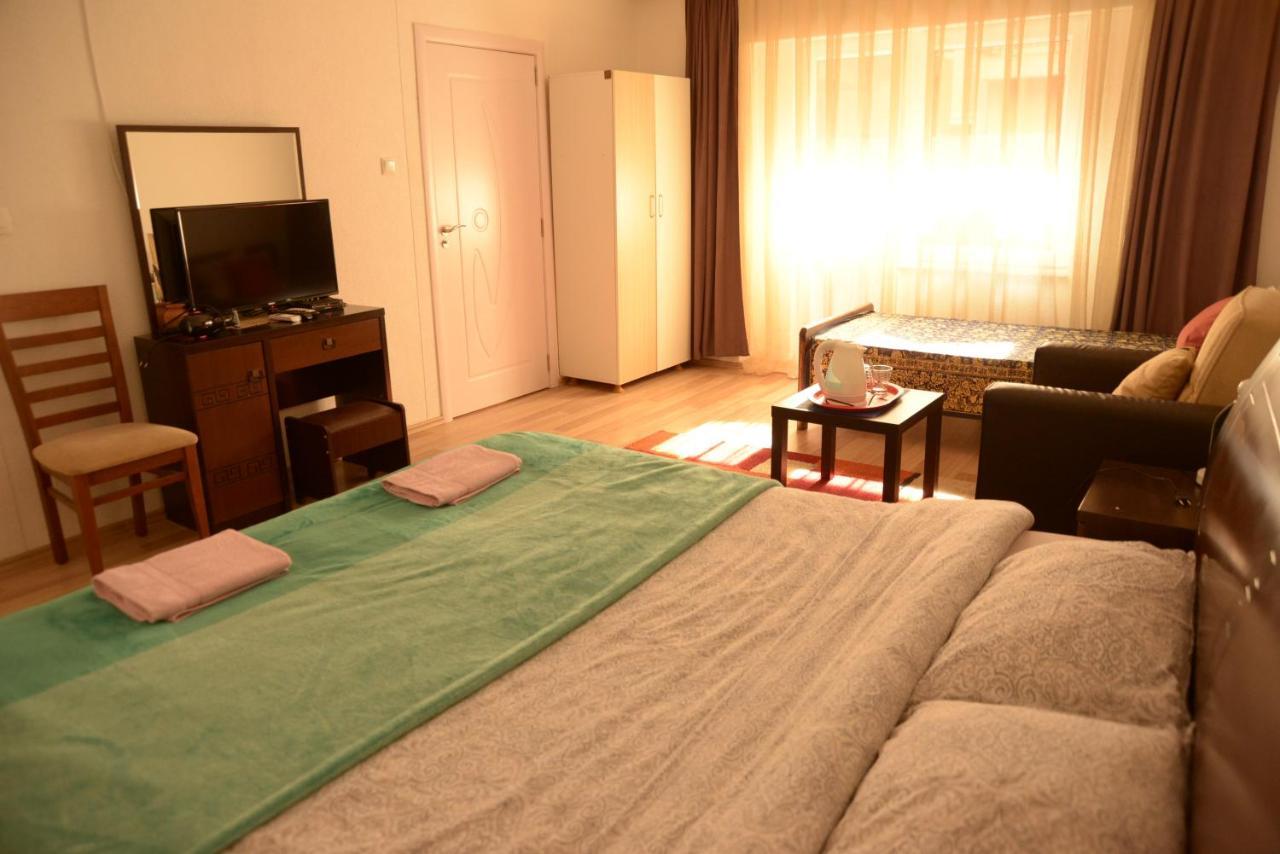 Hostel Tuba Pristina Extérieur photo